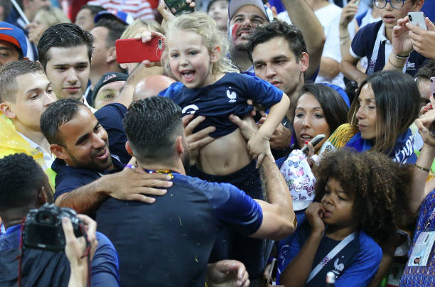 他不但成功 他不但成功