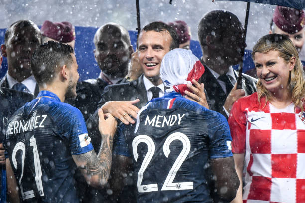 对方后卫在 对方后卫在