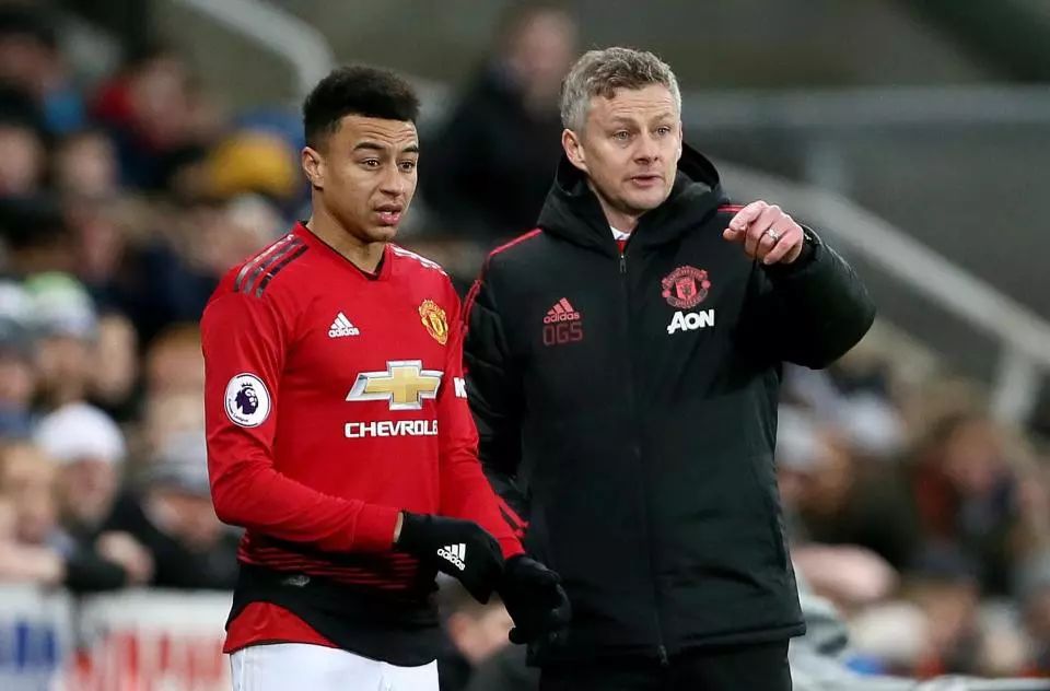 球员们通过 球员们通过