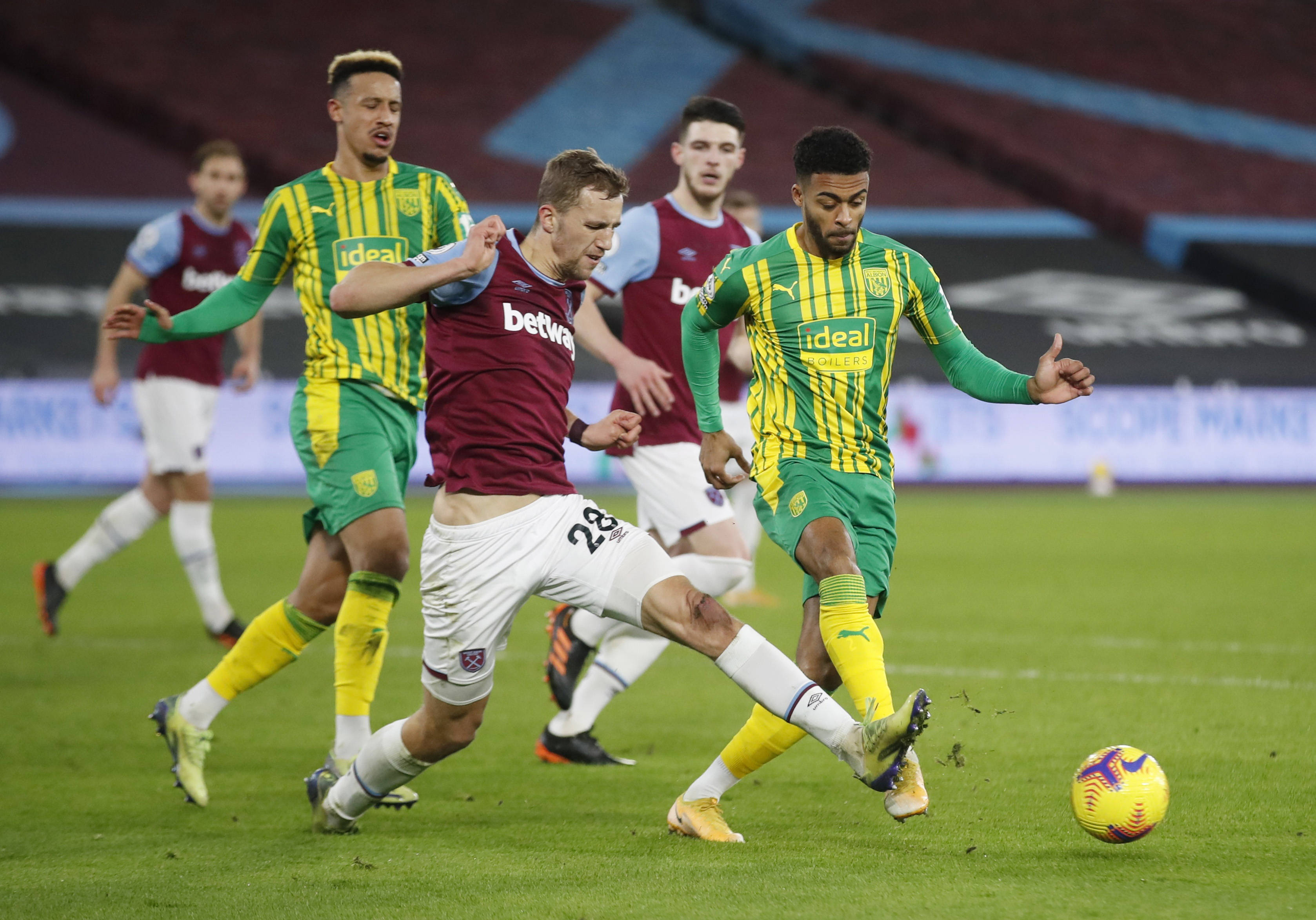 出他作为球 出他作为球